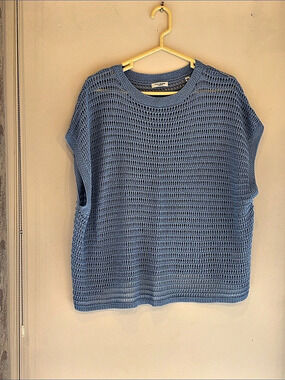 Max Studio London Knit Top in Blue Like New